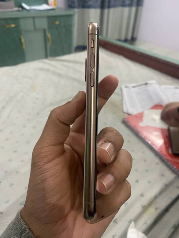 iphone xs pta approved 64gb golden 5