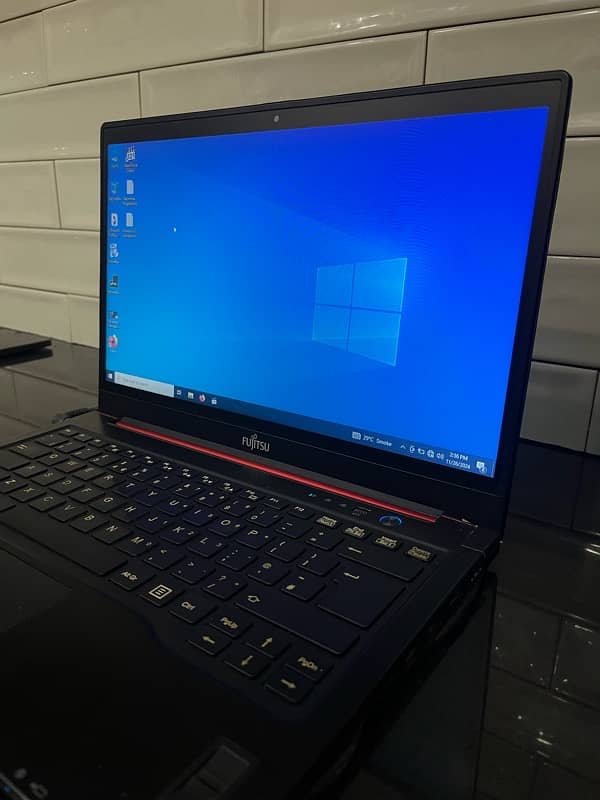 Fujitsu Laptop 6