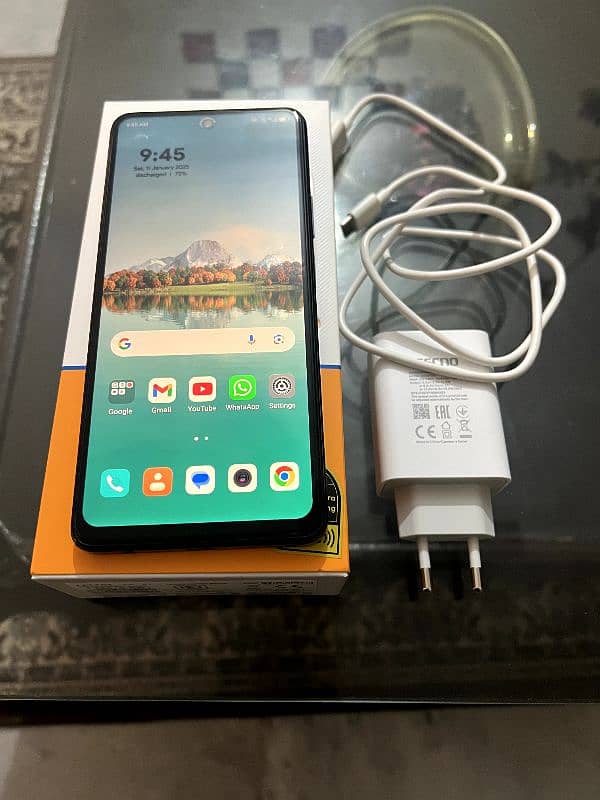 Tecno Spark 20 PRO (8/256) 1