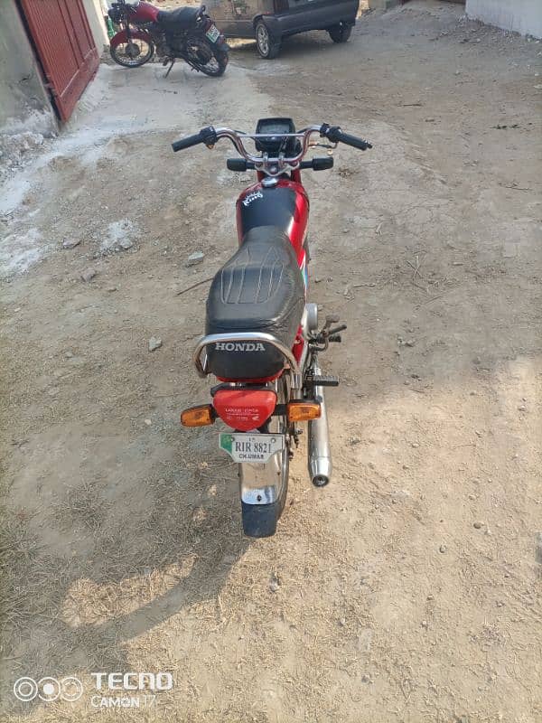 selling Honda 70 total geniun 1