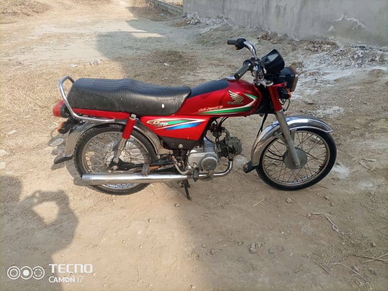 selling Honda 70 total geniun 2