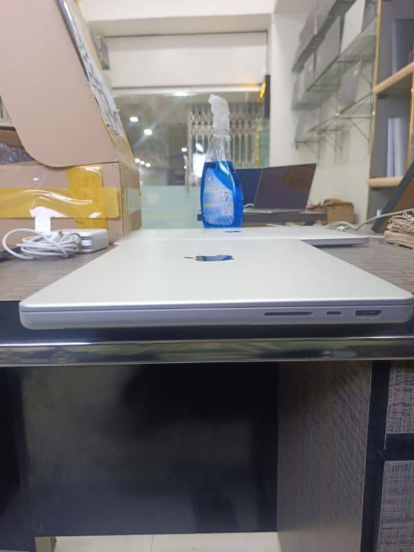 45 UNITS AVAILABLE MACBOOK PRO M1 2021 14 INCH 16GB RAM 512G SSD 4