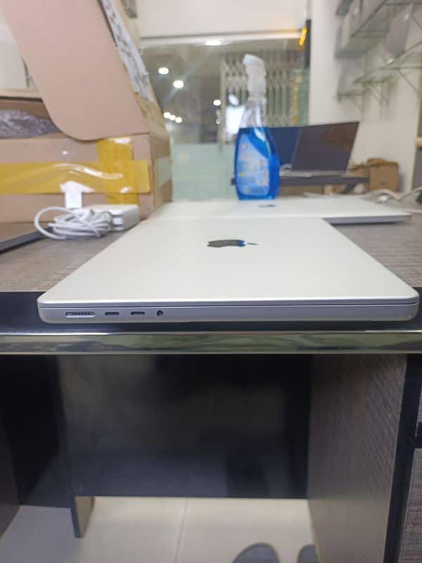 45 UNITS AVAILABLE MACBOOK PRO M1 2021 14 INCH 16GB RAM 512G SSD 6