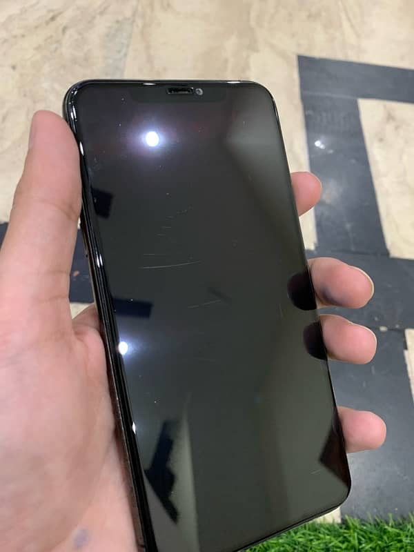 iPhone 11 Pro Max 256gb pta Approved 5