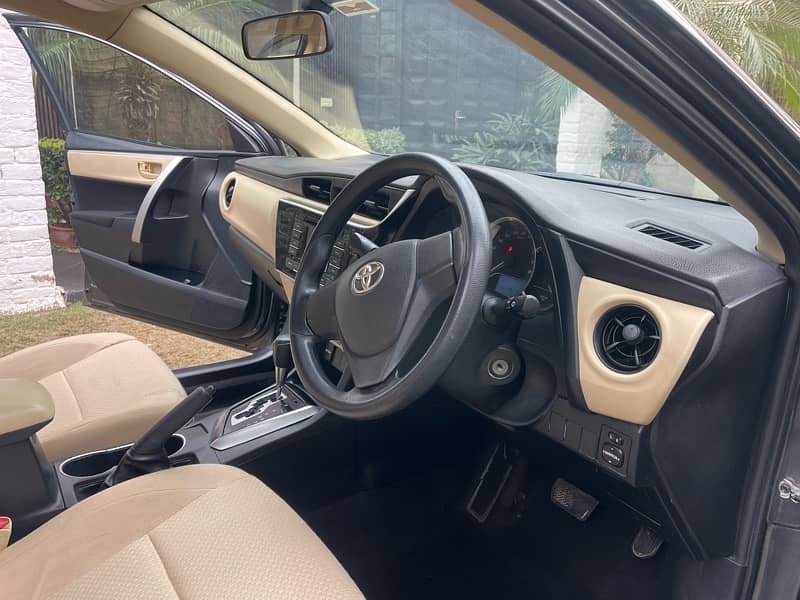 Toyota gli 2017 auto first hand Apna name total orginal 16