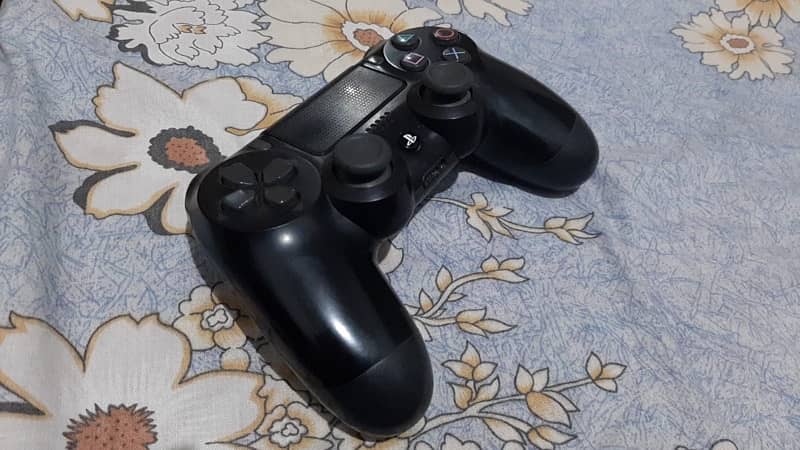 "PS4 Slim 500GB - 1 Controller, Disk Drive Issue" 1