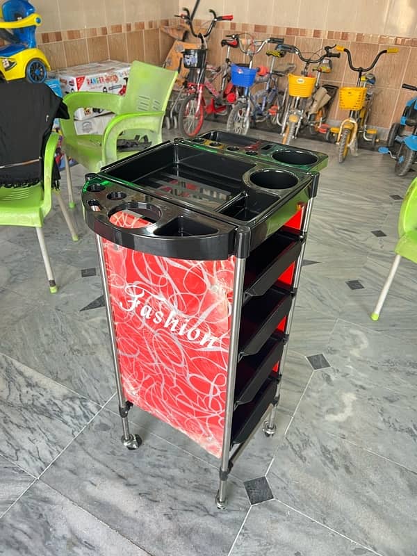 Fashion Saloon Trolley 4