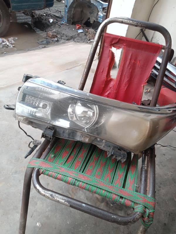 toyota Carola head light 2