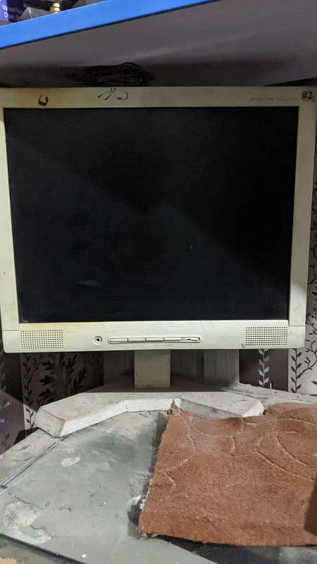 I am selling computer 4