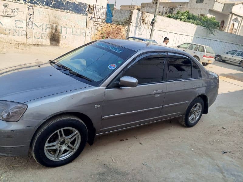 Honda Civic EXi 2004 4