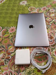 MacBook pro 2020 Model, 13"inch (16GB/512GB SSD)