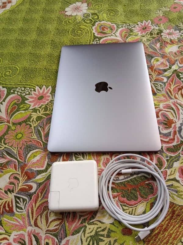 MacBook pro 2020 Model, 13"inch (16GB/512GB SSD) 0