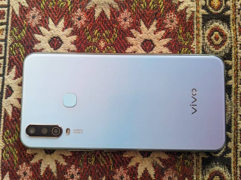 Vivo y 17  8/256 0