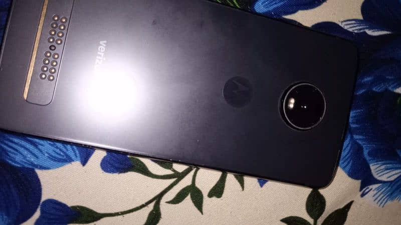 urgent sale Moto z4 all ok new 1