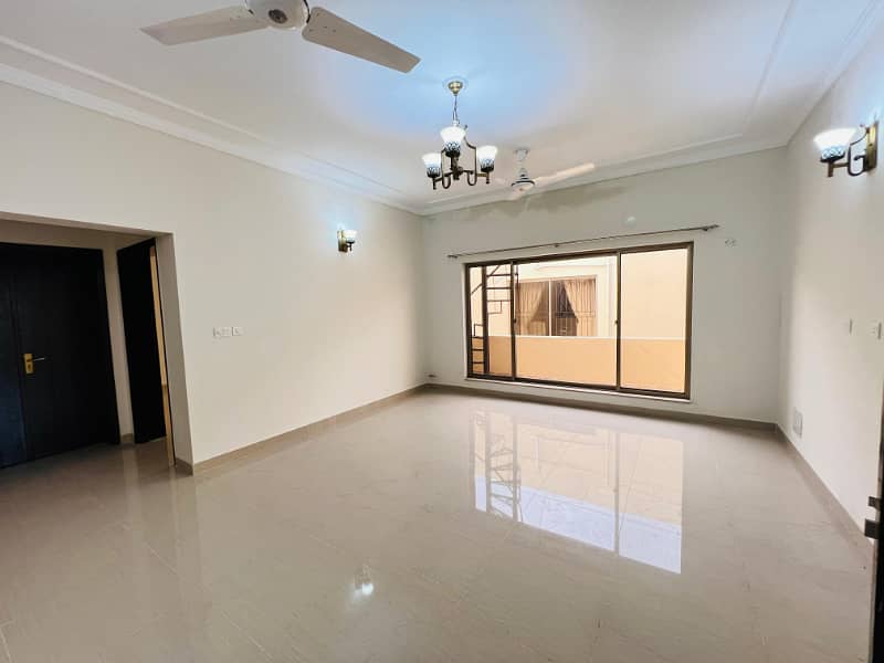 17 Marla Ideal Location Brigadier House Available For Rent In Askari 10 Sector-F Lahore Cantt 21