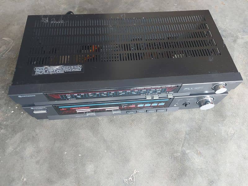 Hitachi Stereo Amplifier 180 Watts with 4 Band Radio 4