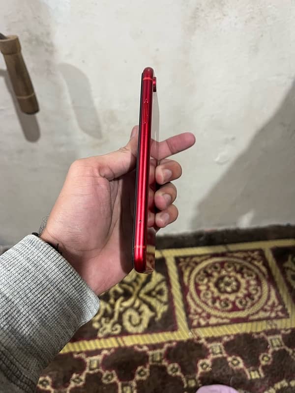 iphone XR 4