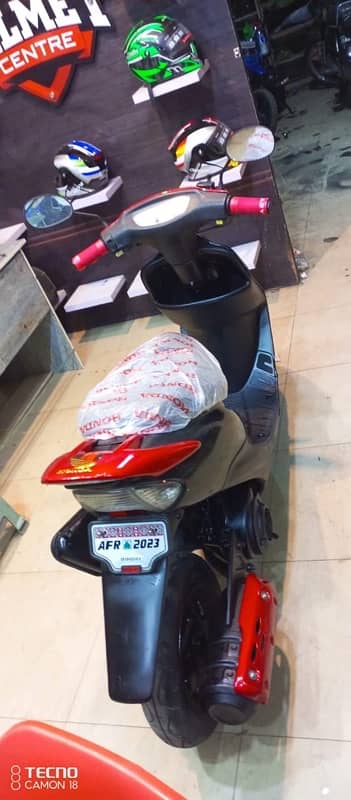 Honda-Deo Sporty Scooty 2