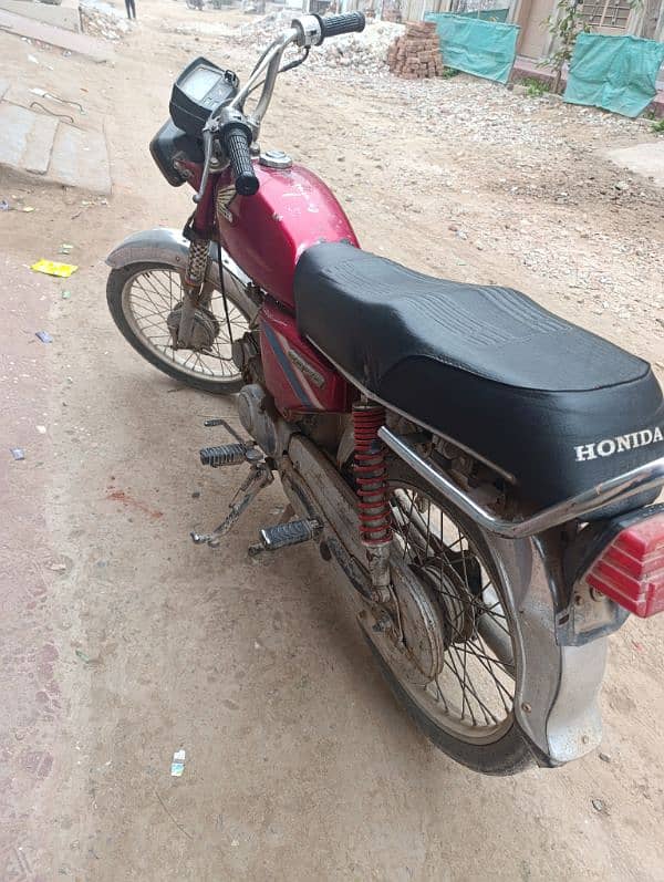 Honda CD70 0