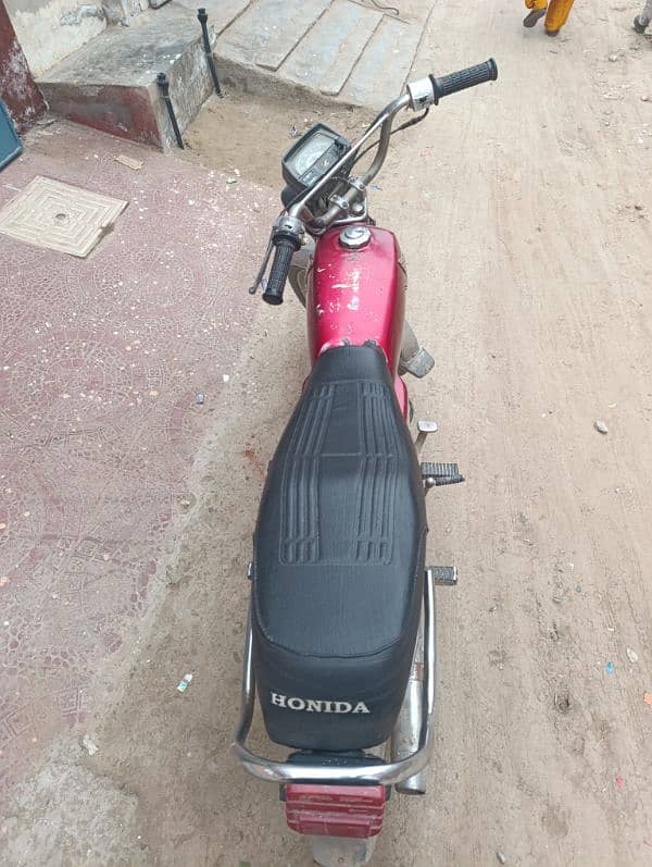 Honda CD70 5