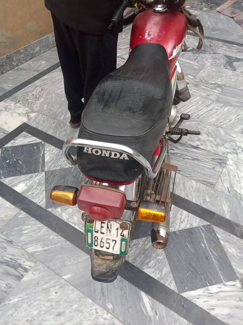 Honda CD 70 2014 4