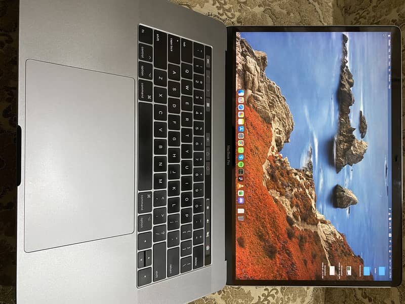 Mackbook Pro 15” (16Gb Ram | 4Gb Graphics) 2