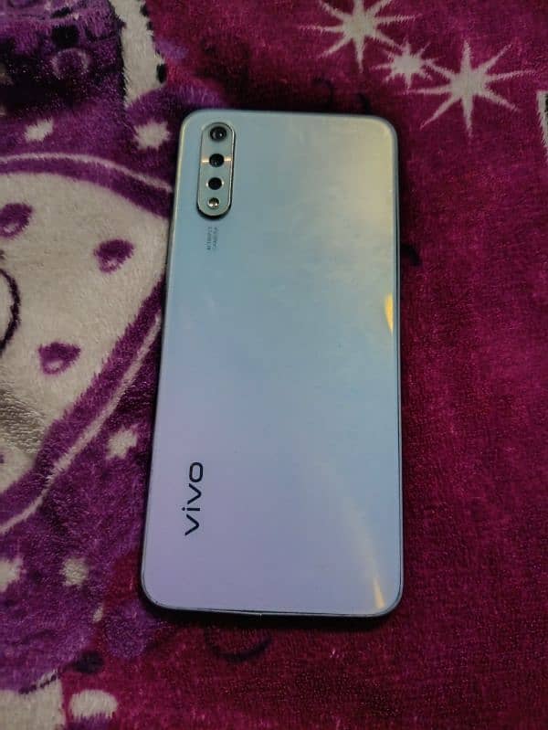 vivo s1 4/128 gb 1