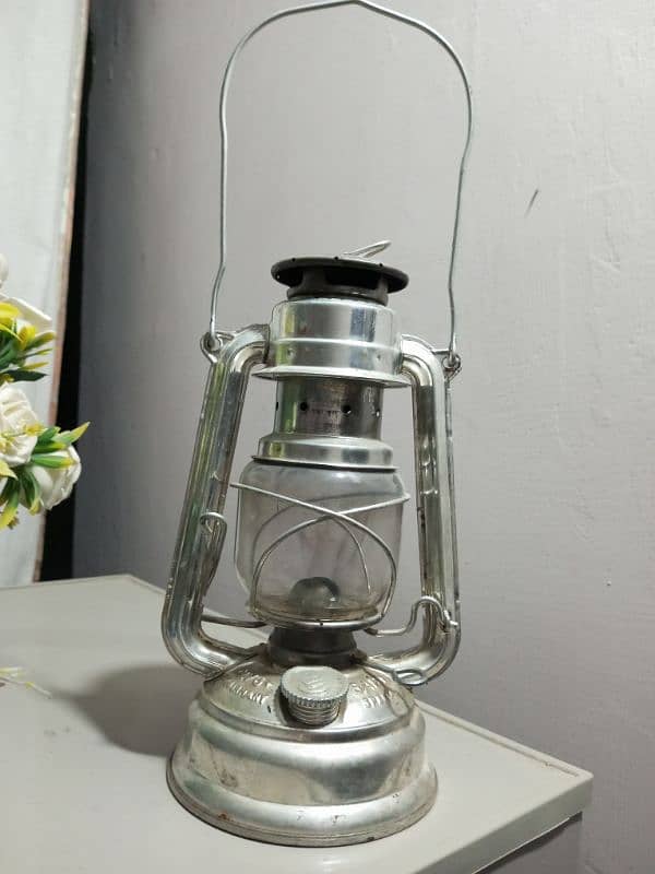 vintage lantern 0