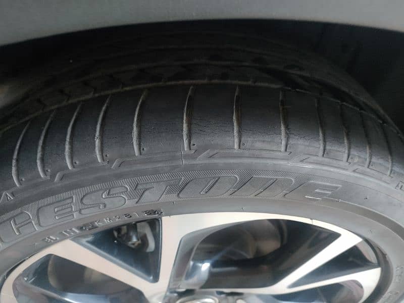 Bridgestone 225/50/r18 good condition for SUV and sport car 8