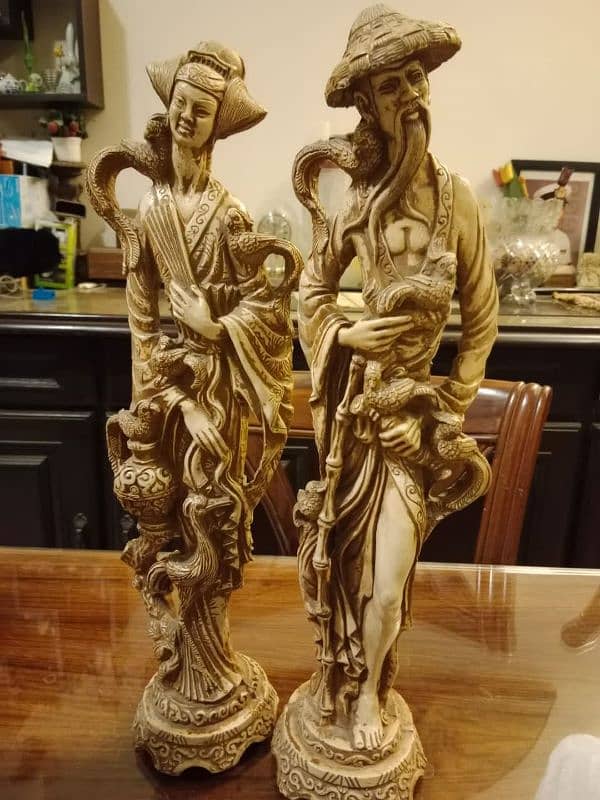 Chinese Couple Statue 0