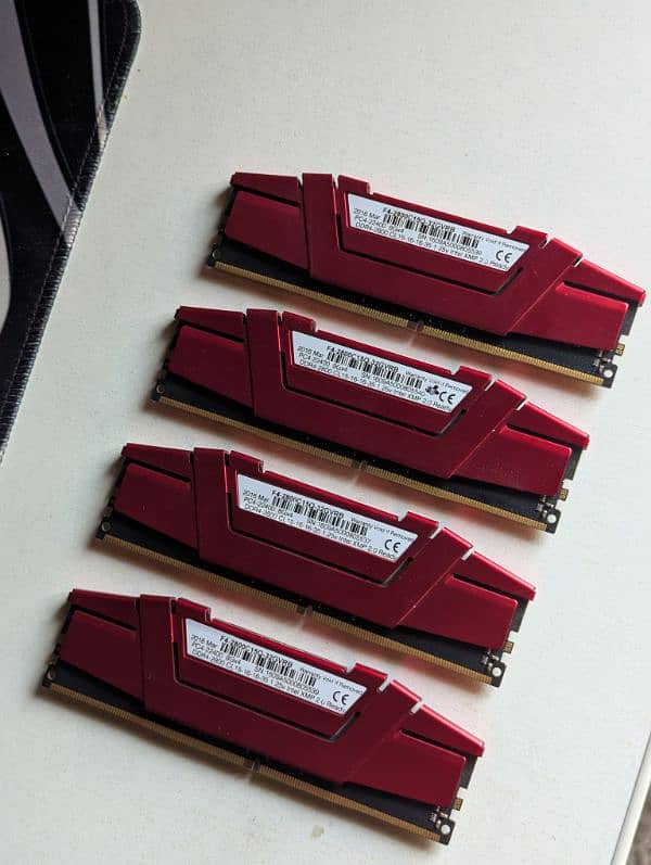 G-skill ripjaws 4x8GB 2800mhz DDR4 RAMs 1