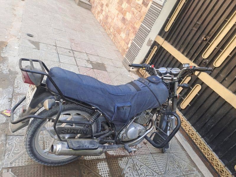 Suzuki 150 GS SE 2022 3