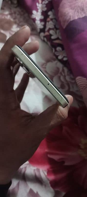 use phone only 6 month used 1