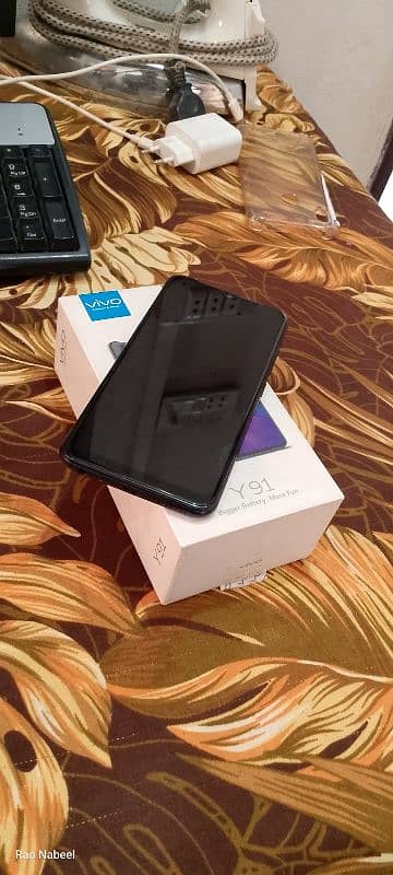 Vivo Y91 64gb with box charger 2