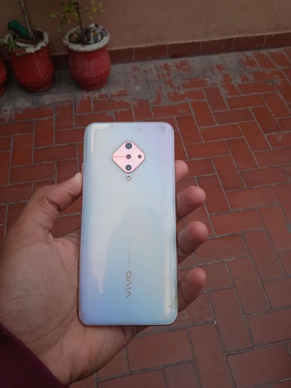 VIVO S1 PRO 1