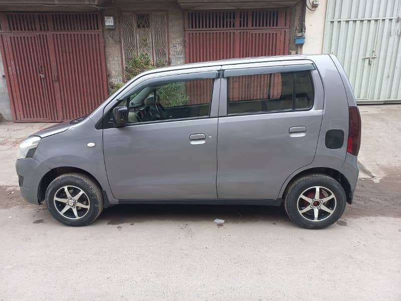 Suzuki Wagon R 2018 9