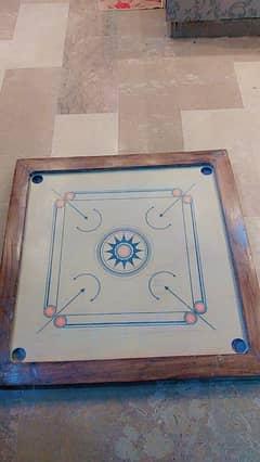 Carrom board