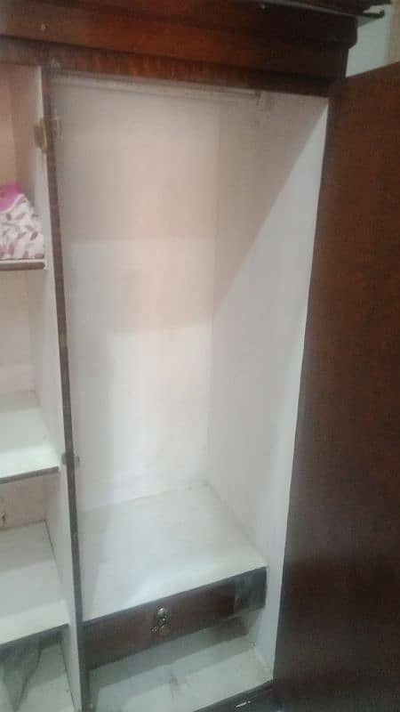 wardrobe for sale good quality 1