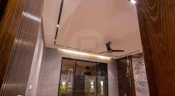 1 Kanal Designer House Ultra Modern Super Hot Location Solid Construction Near Park Market 10