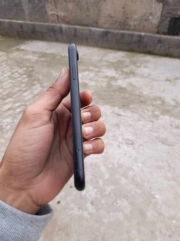 iPhone XR 2