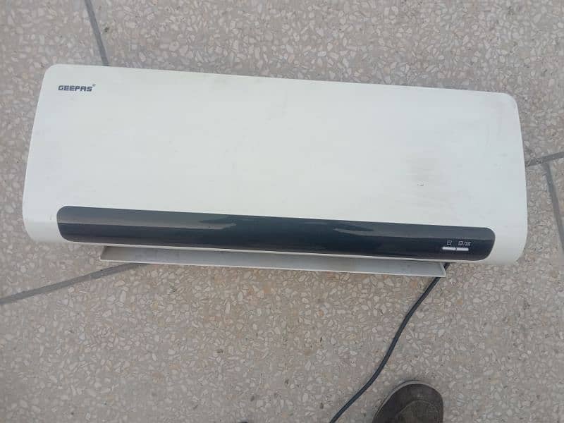 electronic heater good condition with remote 1