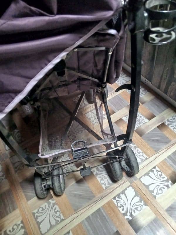 kids pram in good condition 4