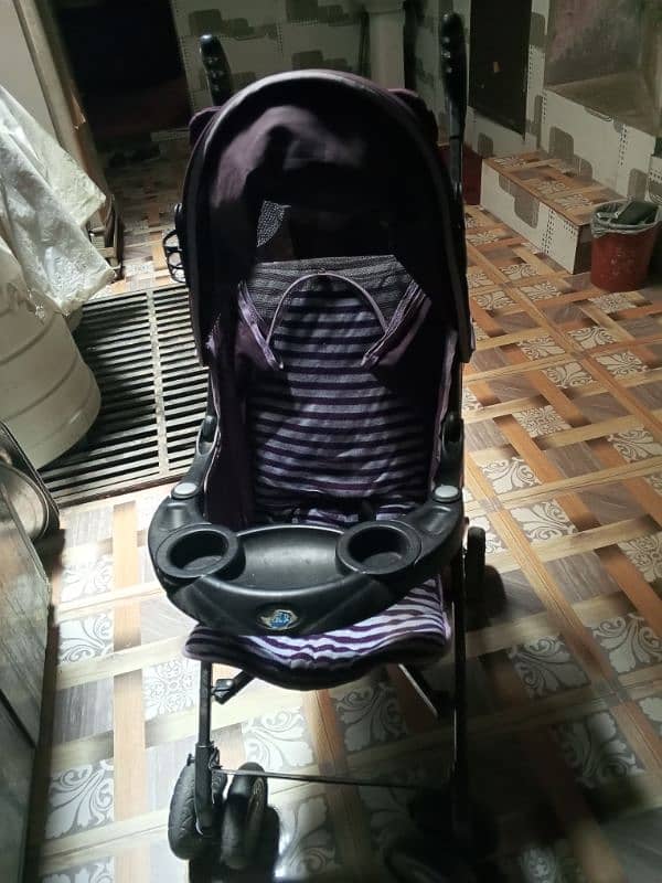 kids pram in good condition 5