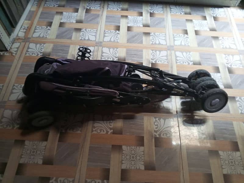 kids pram in good condition 6