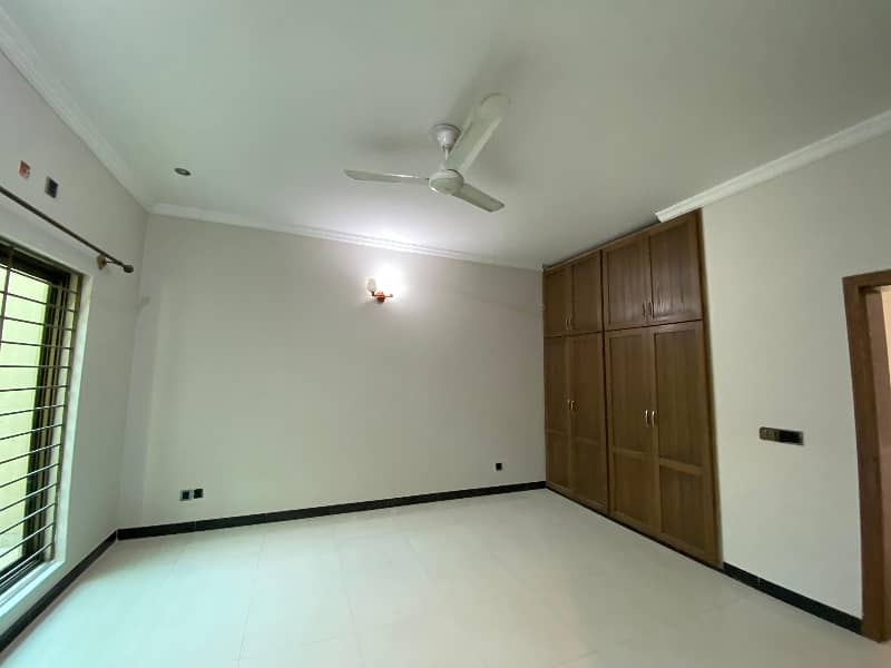 10 Marla Like Brand New Ground Portion Upper Portion Locked In Bahria Town Rawalpindi 0