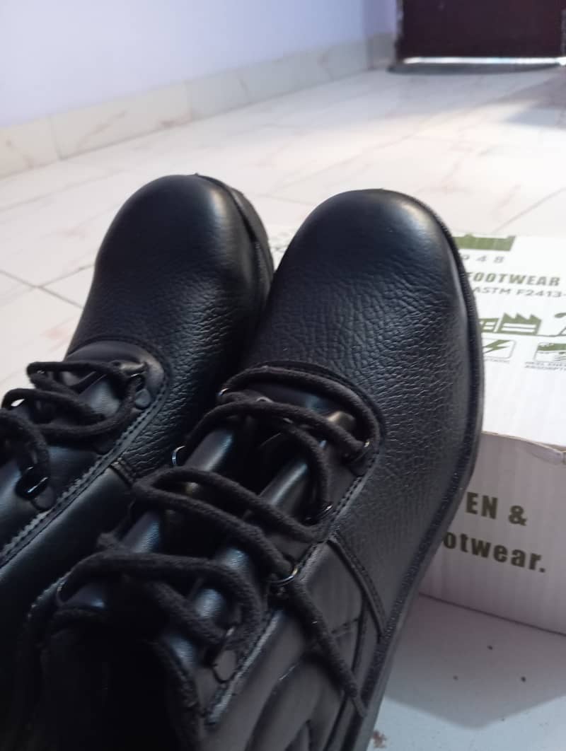 Industrial Safety Shoes No :08 /42 5