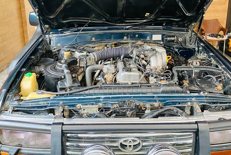 Toyota Land Cruiser VX 4.5 Petrol 1992 (80 SERIES) 10