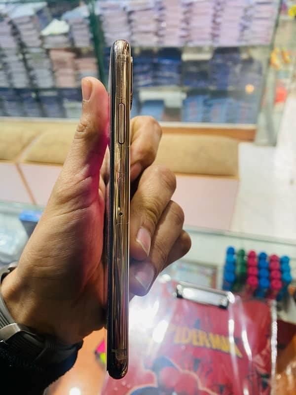 iPhone XS 64GB PTA Approved 3