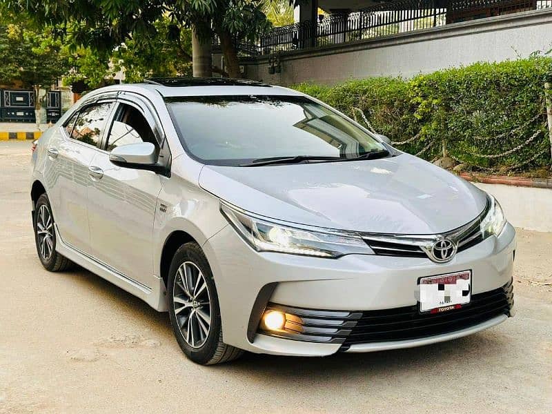 Toyota Altis Grande 2017 1