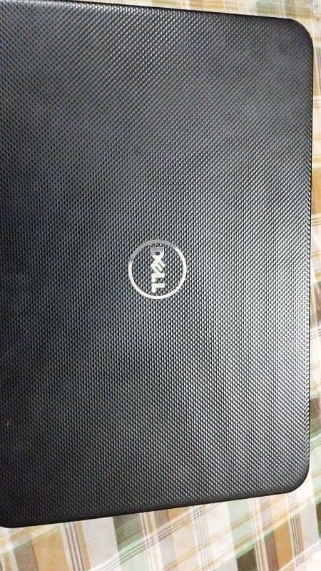 DELL LAPTOP FOR SALE. . . 1